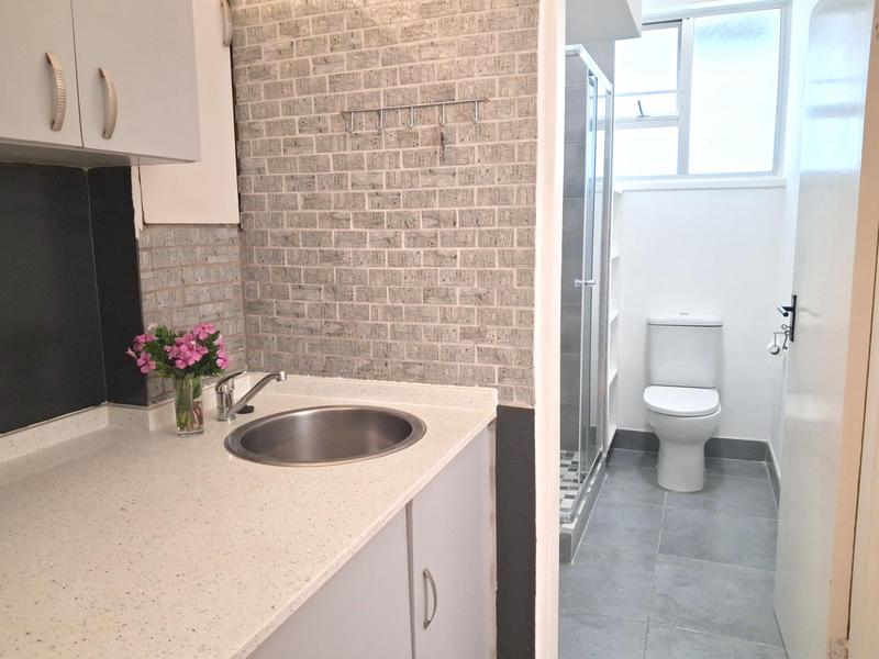 0 Bedroom Property for Sale in Sea Point Western Cape